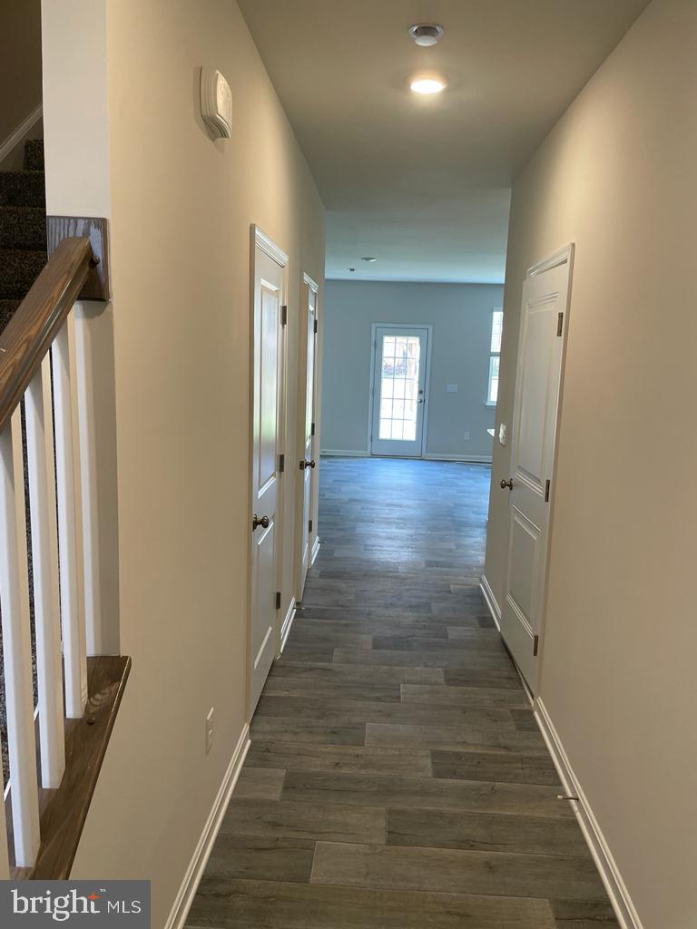 413 Tevis St Property Photo 2