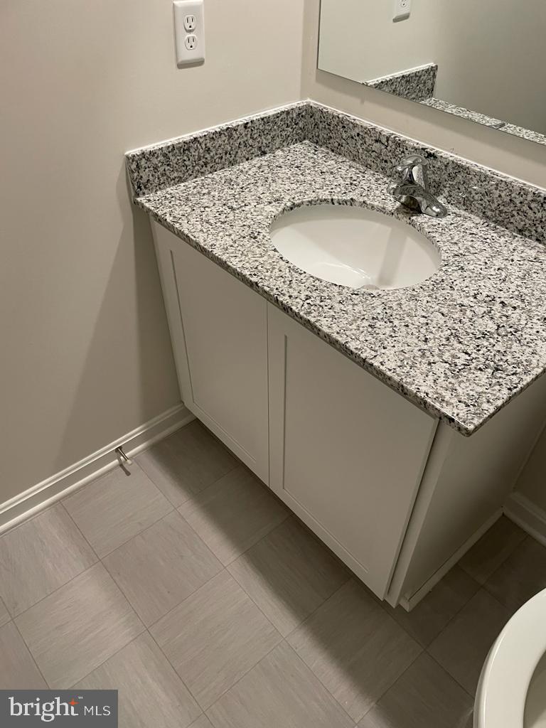 413 Tevis St Property Photo 11