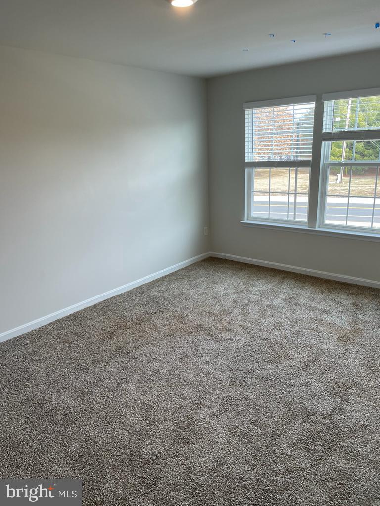 413 Tevis St Property Photo 12