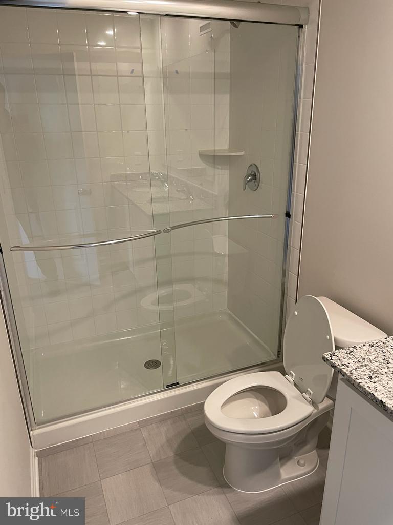 413 Tevis St Property Photo 14