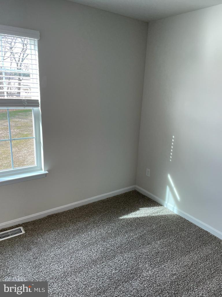 413 Tevis St Property Photo 15