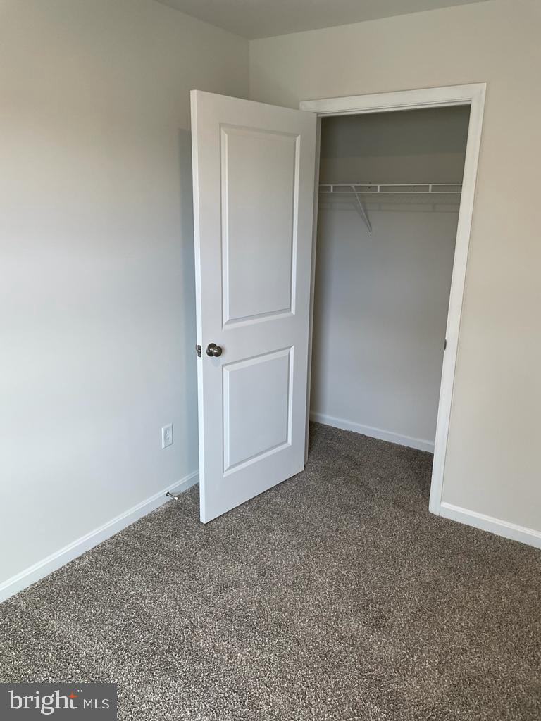 413 Tevis St Property Photo 16