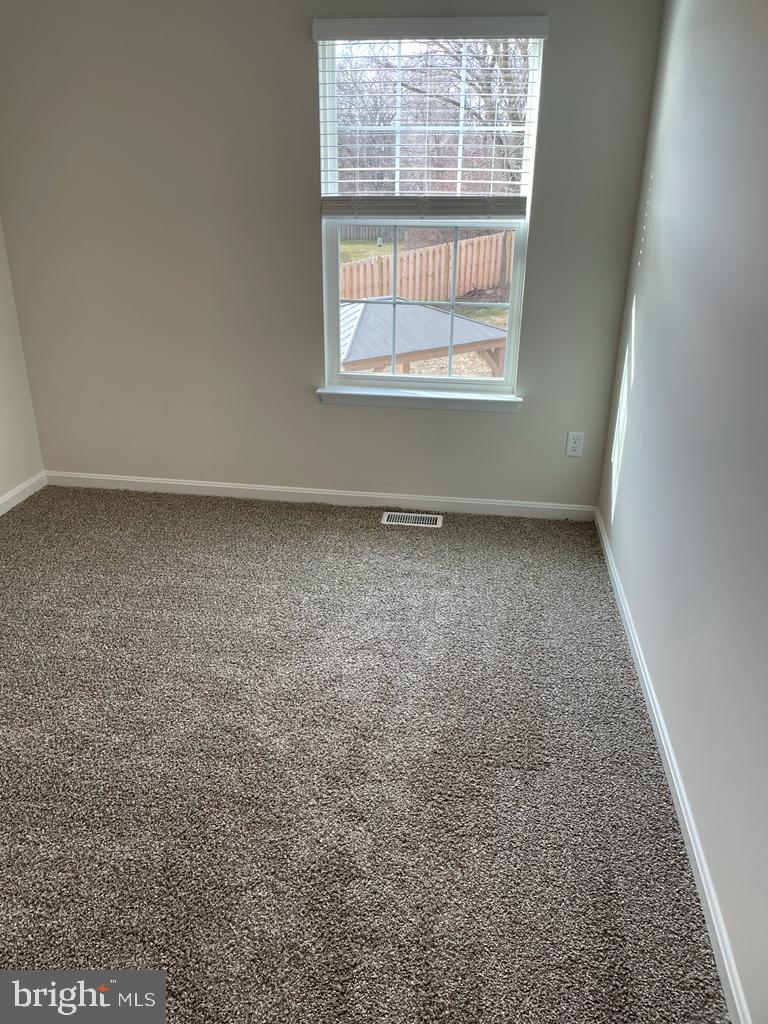 413 Tevis St Property Photo 17