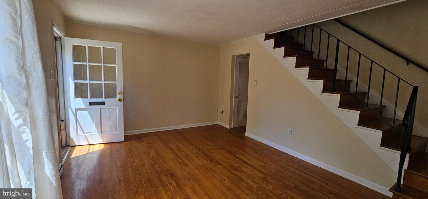 204 E Whitlock Ave Property Photo 5