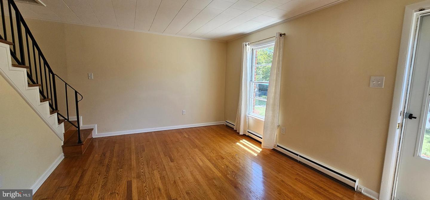 204 E Whitlock Ave Property Photo 6