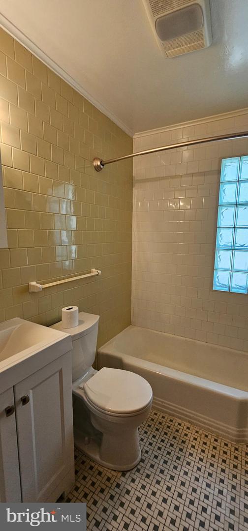 204 E Whitlock Ave Property Photo 11