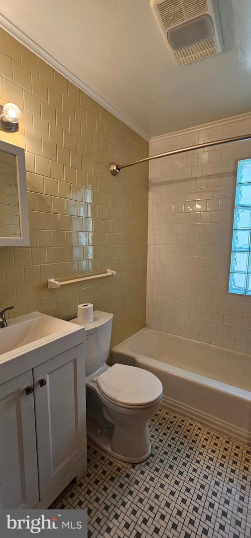 204 E Whitlock Ave Property Photo 12