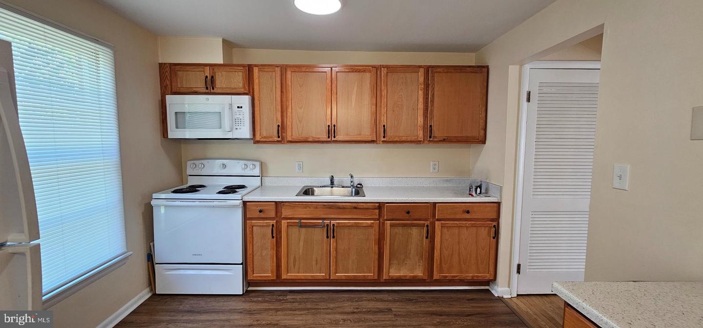 220 E Whitlock Ave Property Photo 2