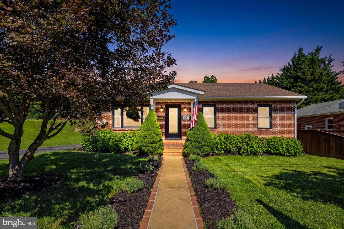 805 PENNSYLVANIA AVE Property Photo 1