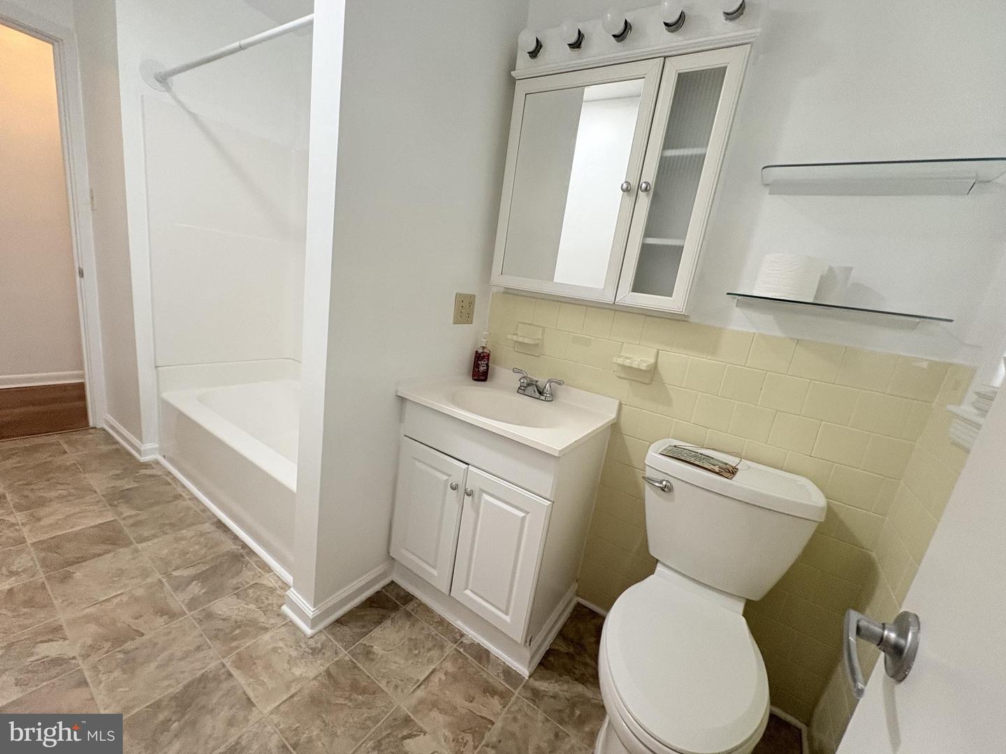 2325 Wilson Blvd Property Photo 14