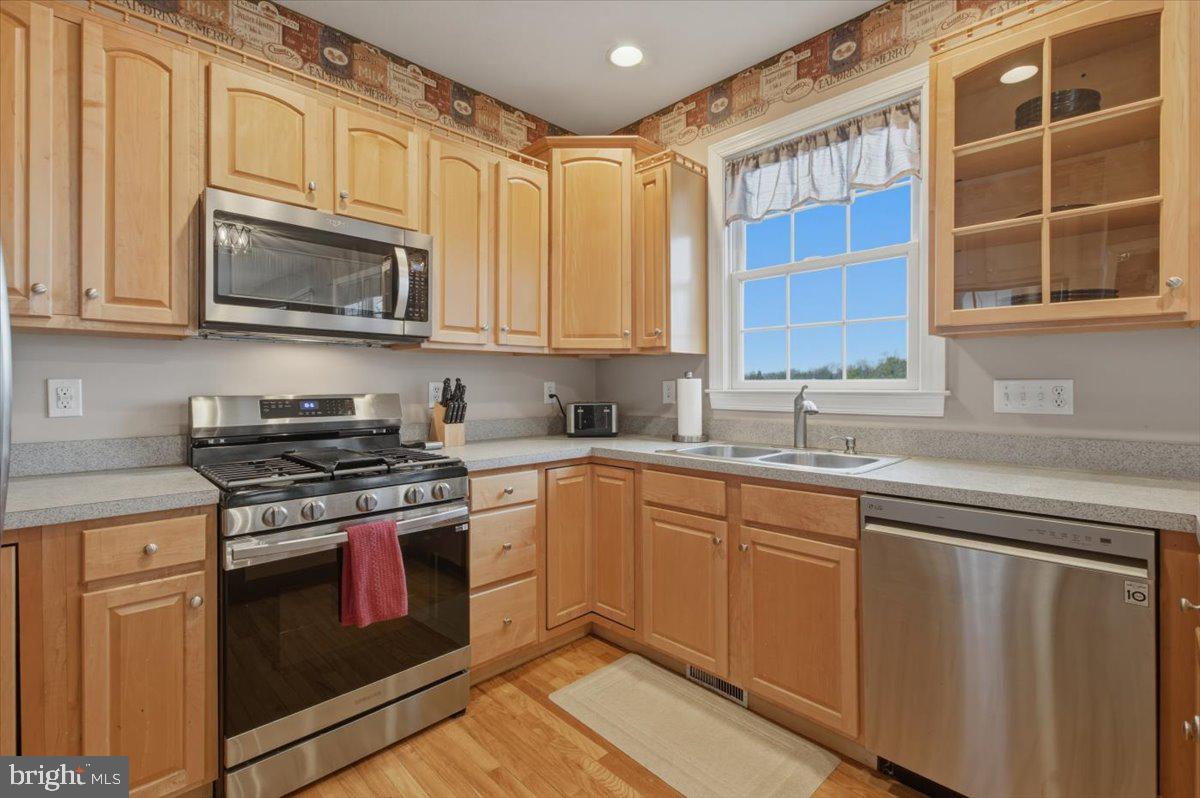 2643 Middle Rd Property Photo 12