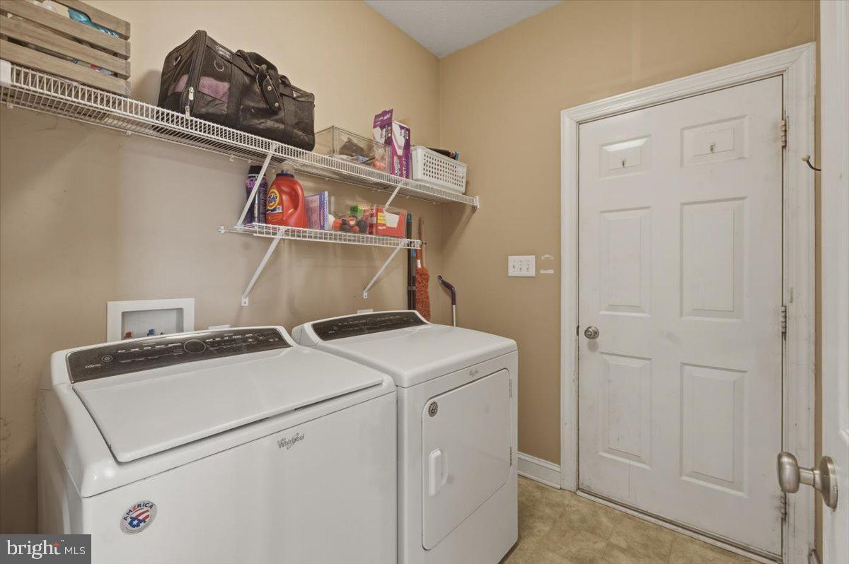 2643 Middle Rd Property Photo 16