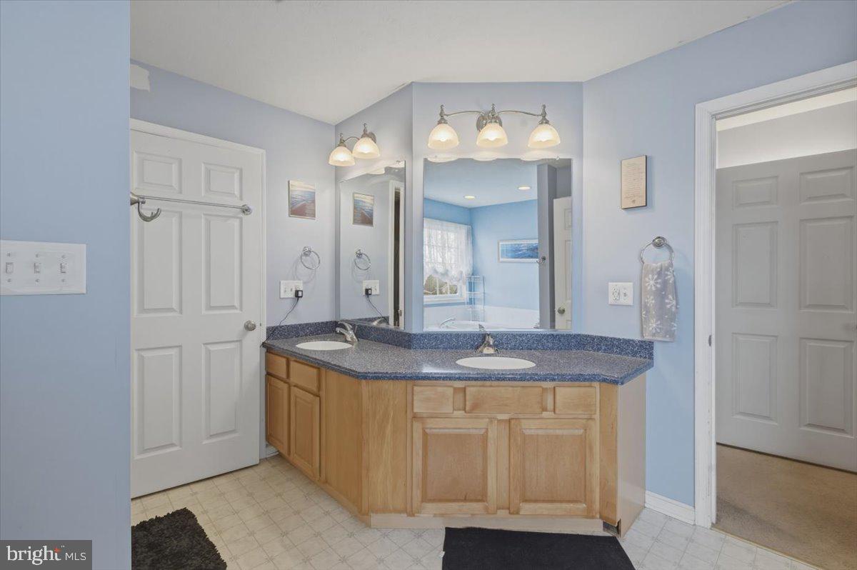 2643 Middle Rd Property Photo 23