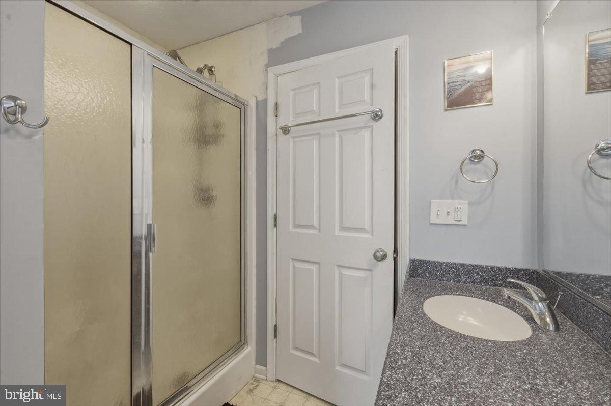 2643 Middle Rd Property Photo 25
