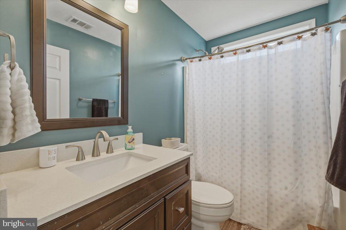 2643 Middle Rd Property Photo 28