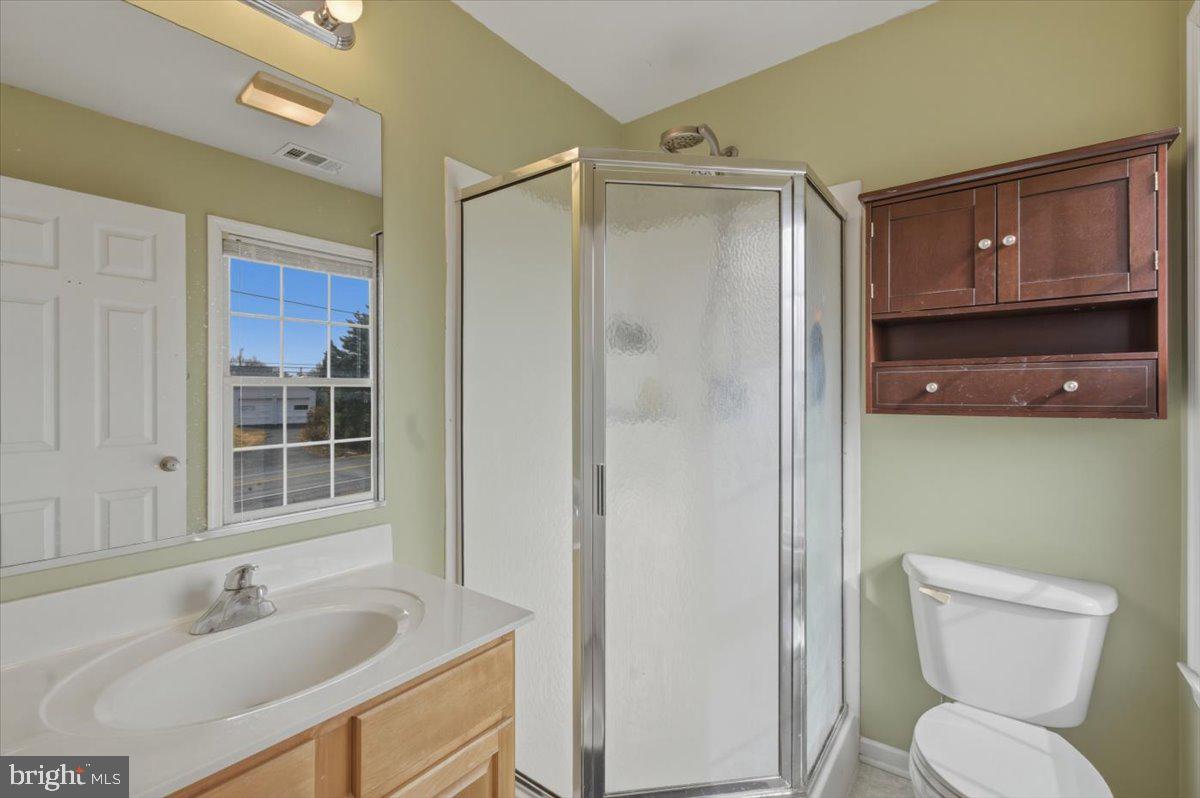 2643 Middle Rd Property Photo 30
