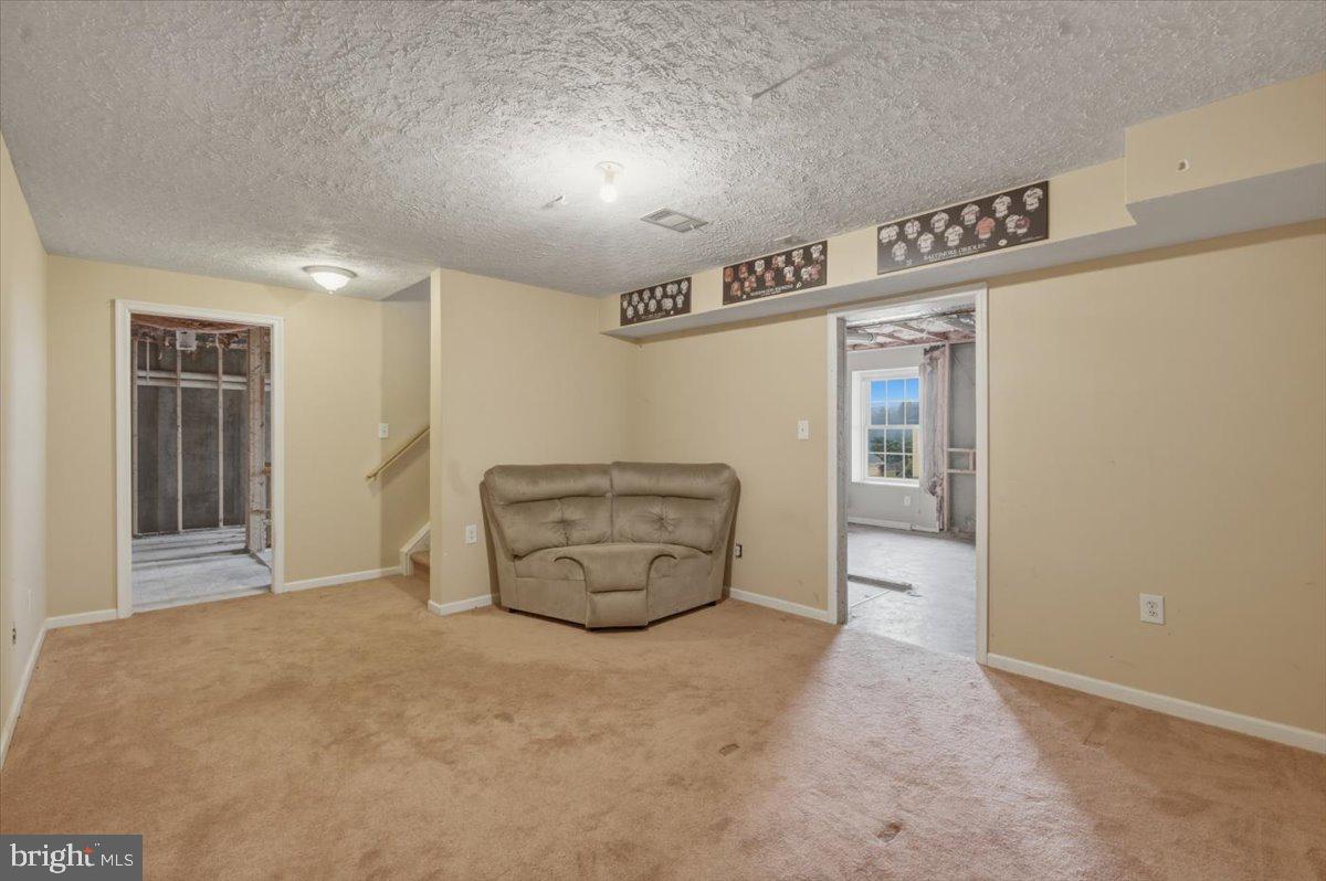 2643 Middle Rd Property Photo 33