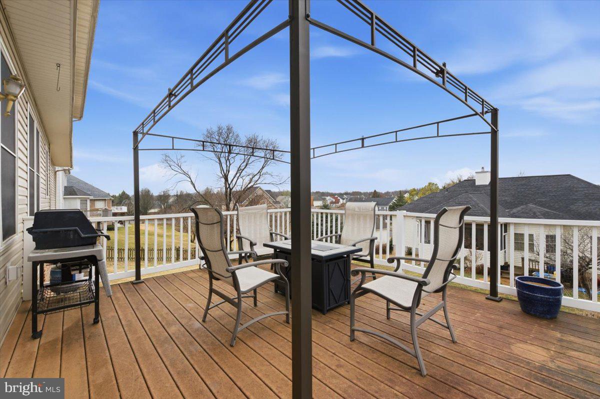 2643 Middle Rd Property Photo 39