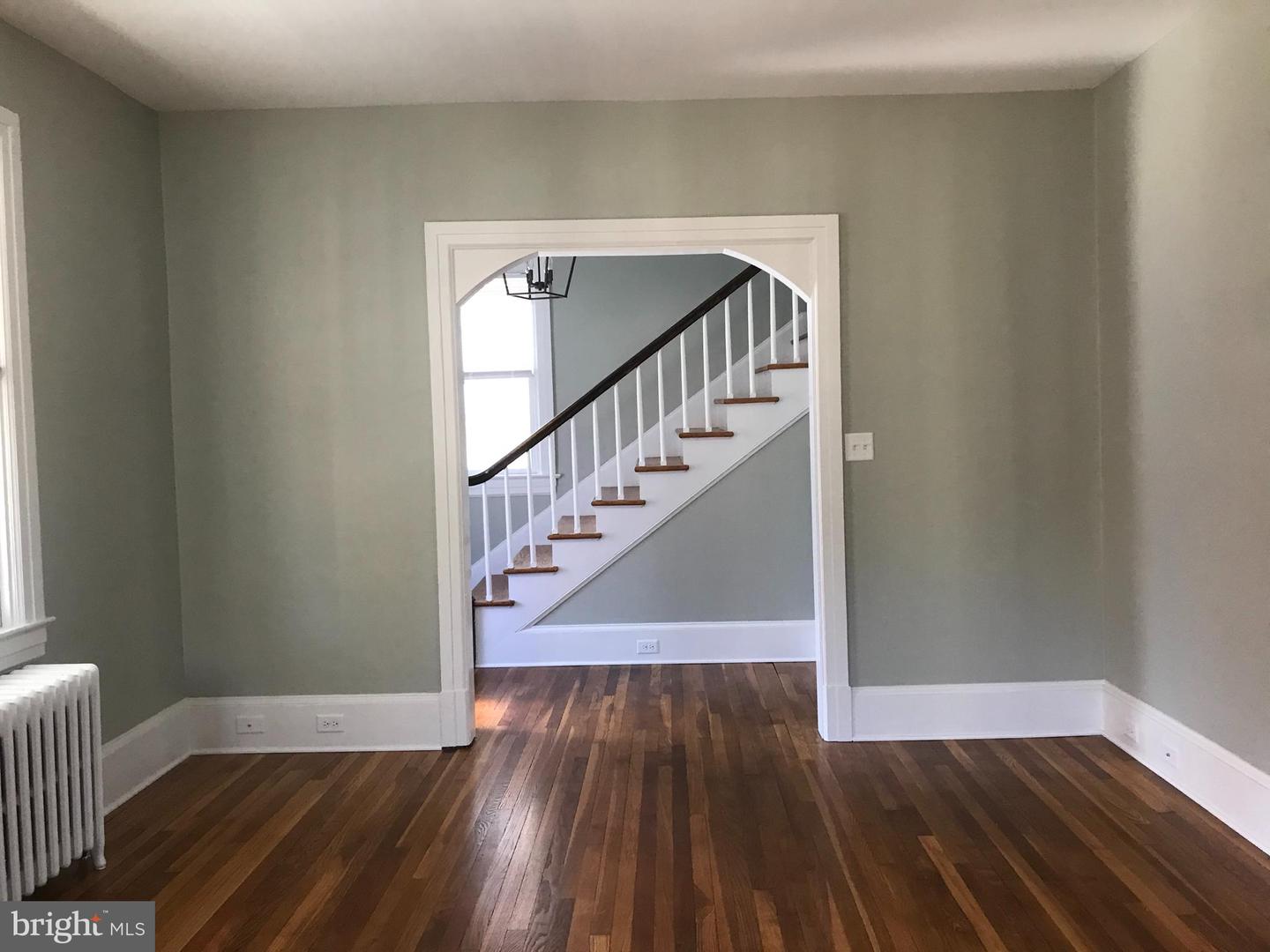 6 W Cecil St Property Photo 12