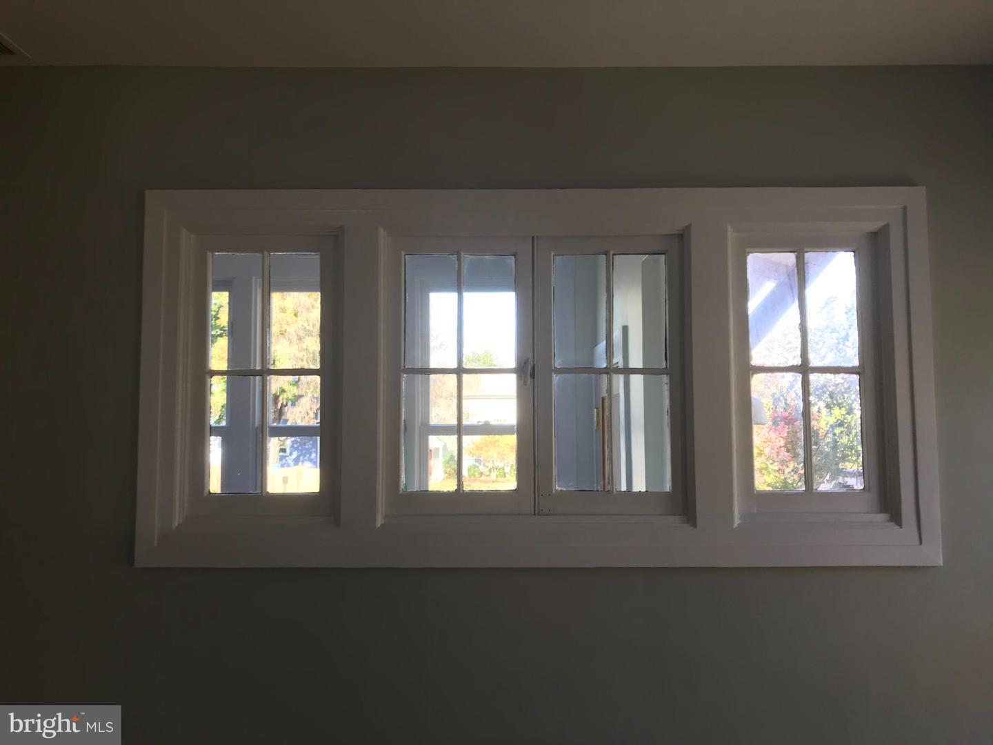 6 W Cecil St Property Photo 14