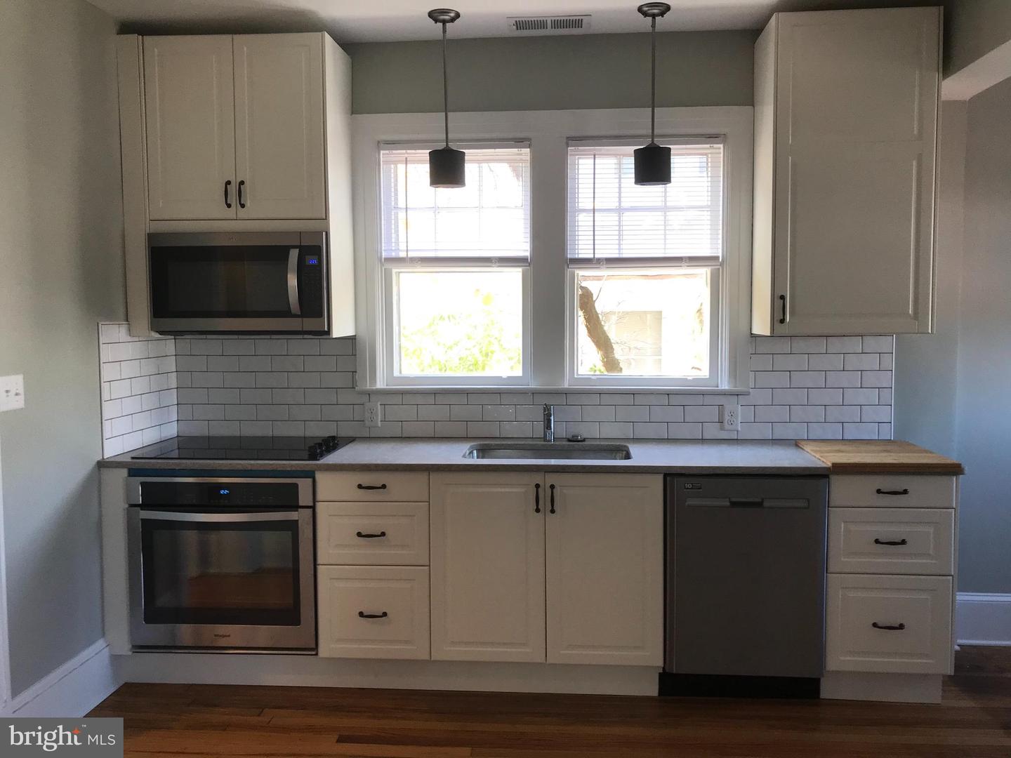 6 W Cecil St Property Photo 15