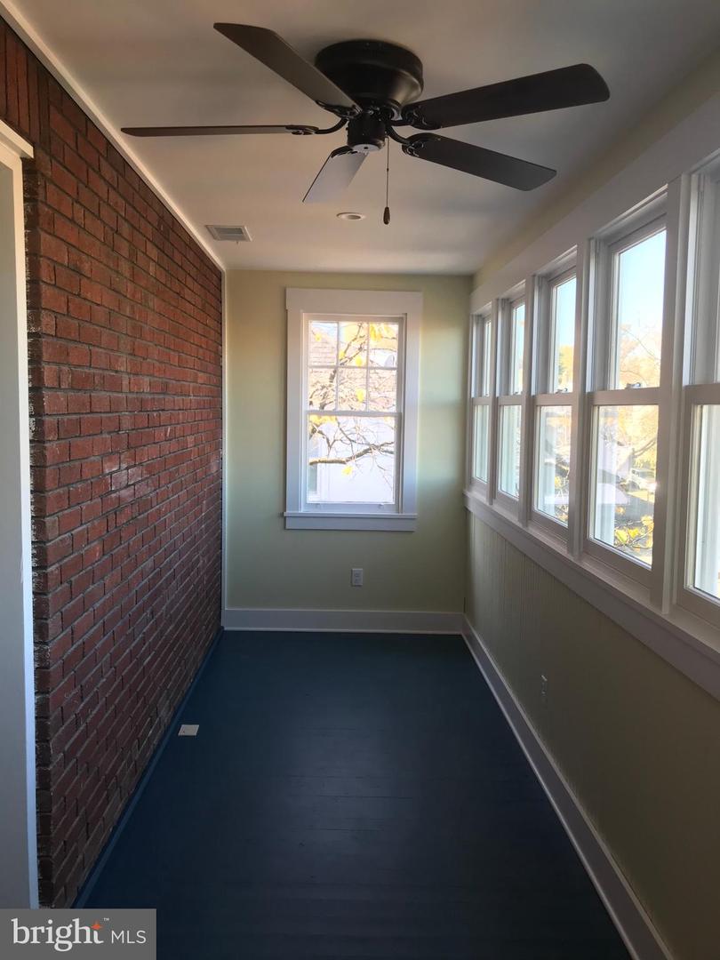 6 W Cecil St Property Photo 33