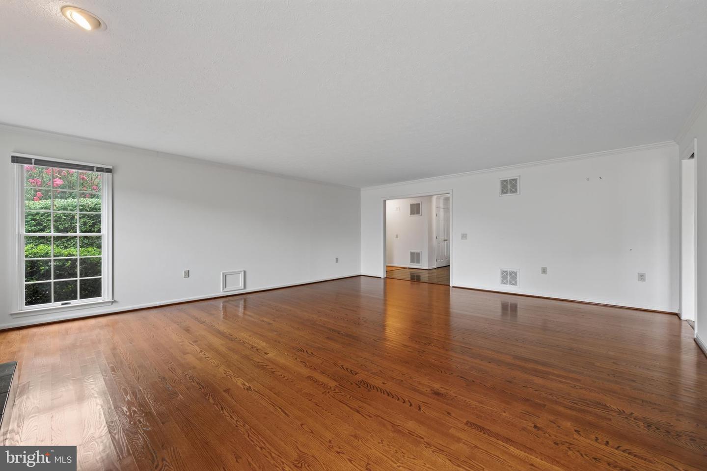 1400 Gordon Pl Property Photo 11