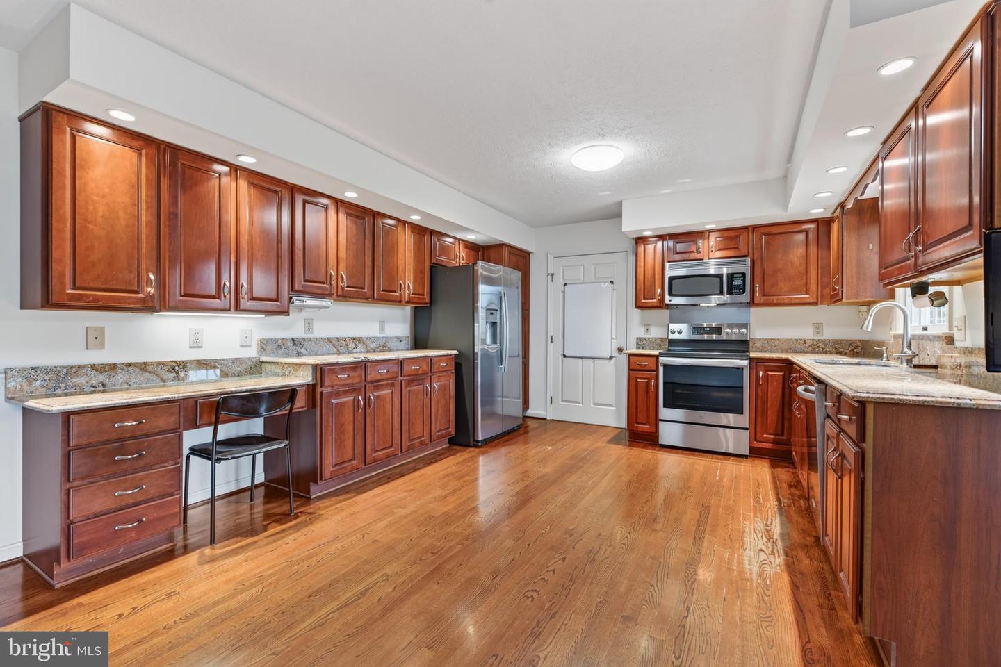 1400 Gordon Pl Property Photo 15