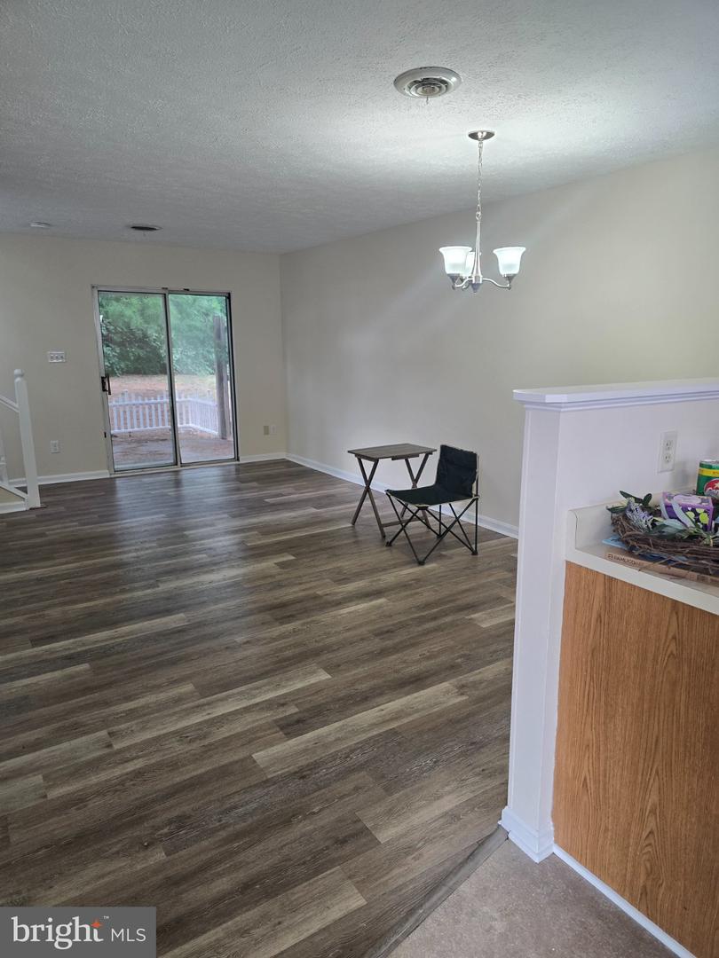 2640 Limestone Ct Property Photo 5