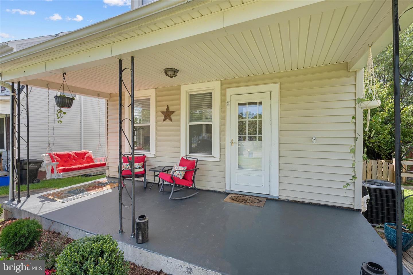 17 Glaize Ave Property Photo 3