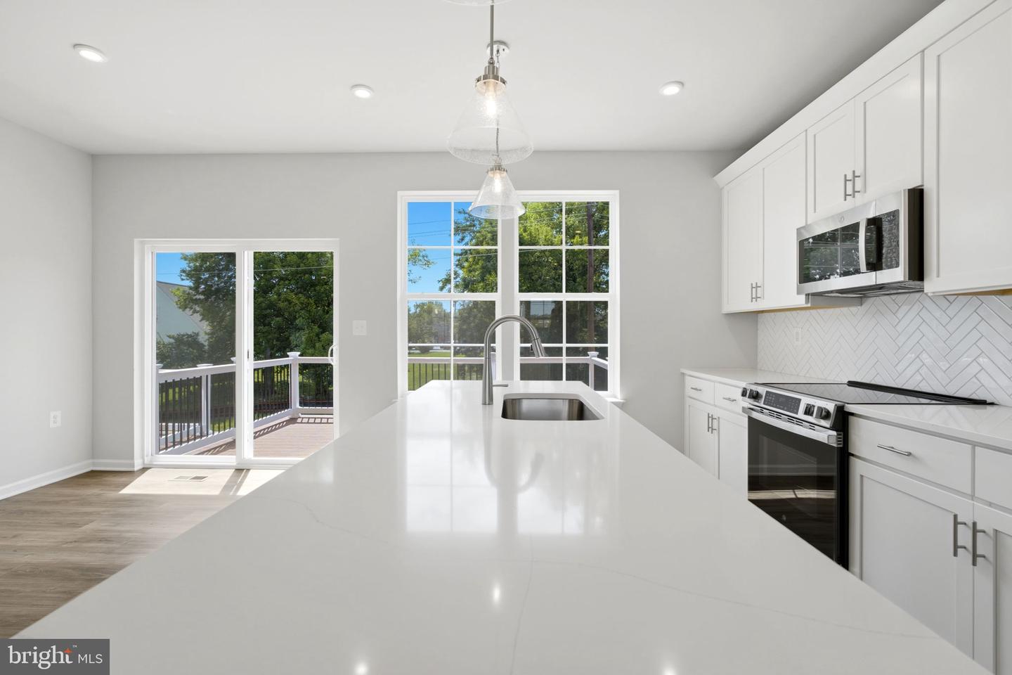237 Monteith Dr Property Photo 4