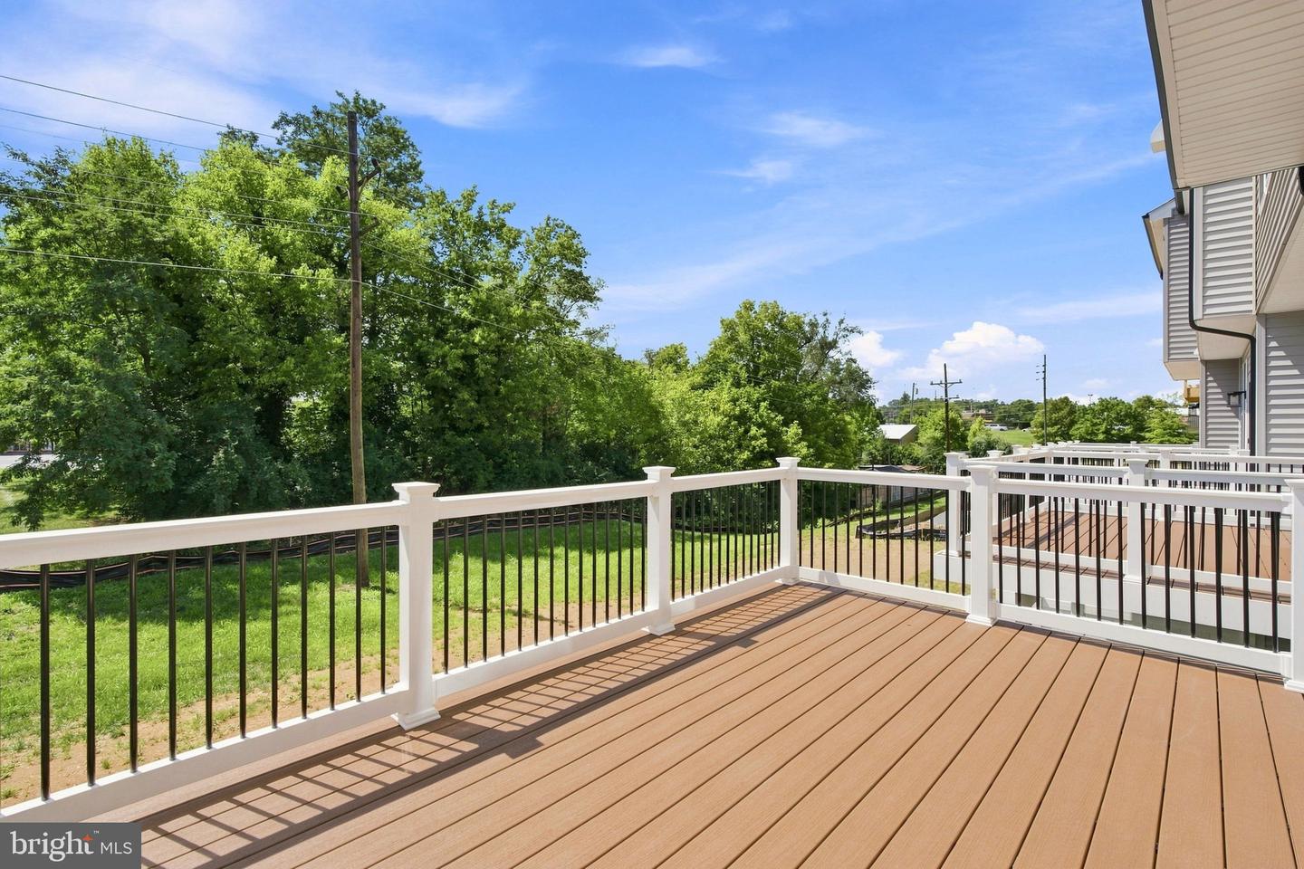 237 Monteith Dr Property Photo 38