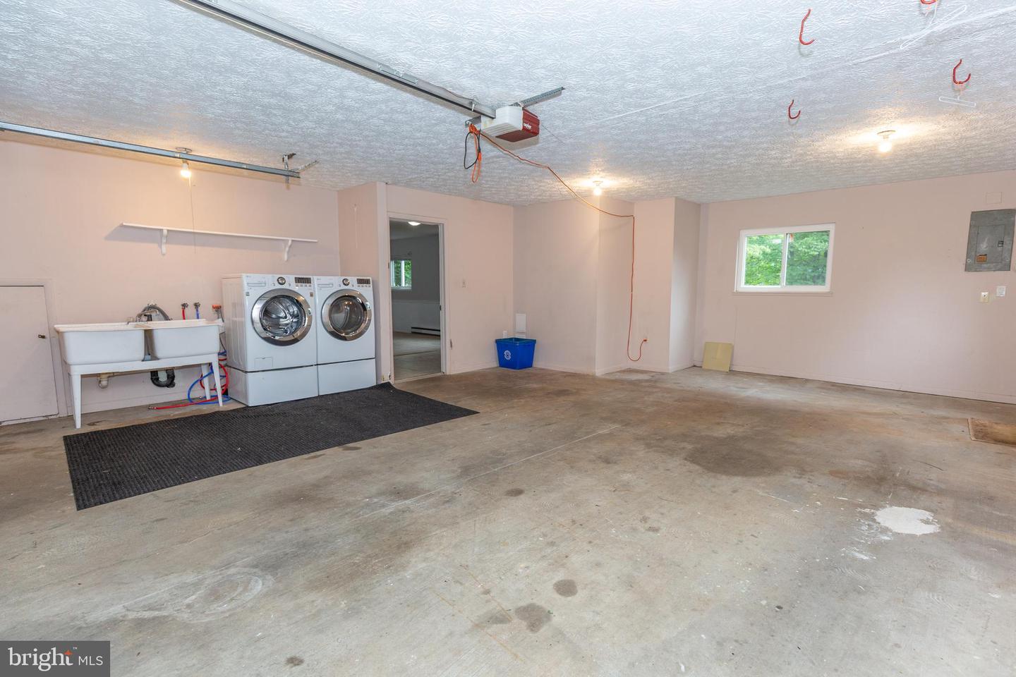 1517 Caroline St Property Photo 10
