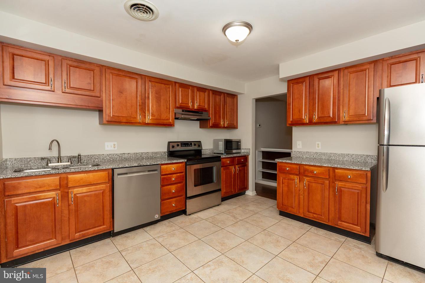 1517 Caroline St Property Photo 29