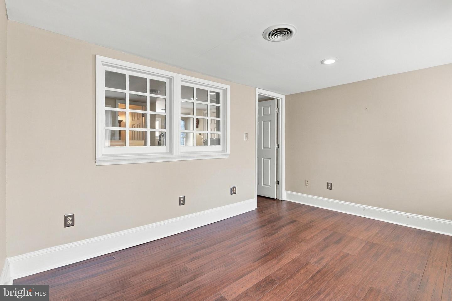16 W Boscawen St Property Photo 5