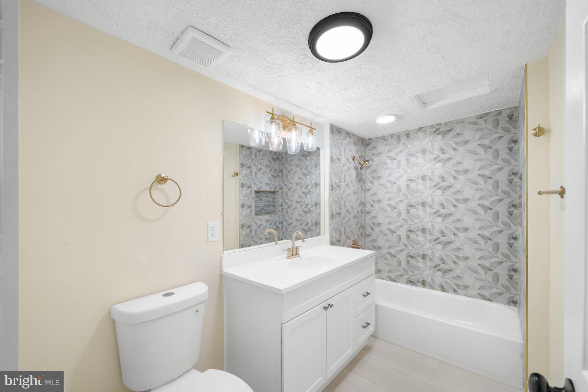21 E Germain St Property Photo 10