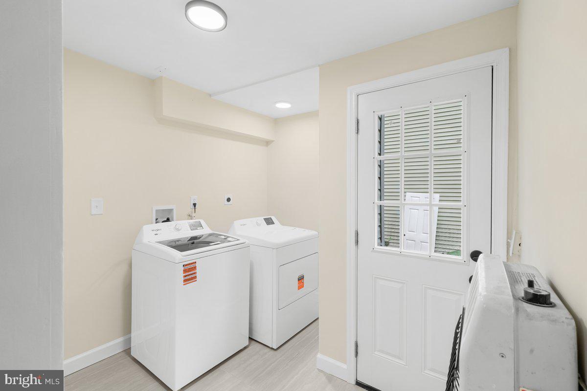 21 E Germain St Property Photo 28