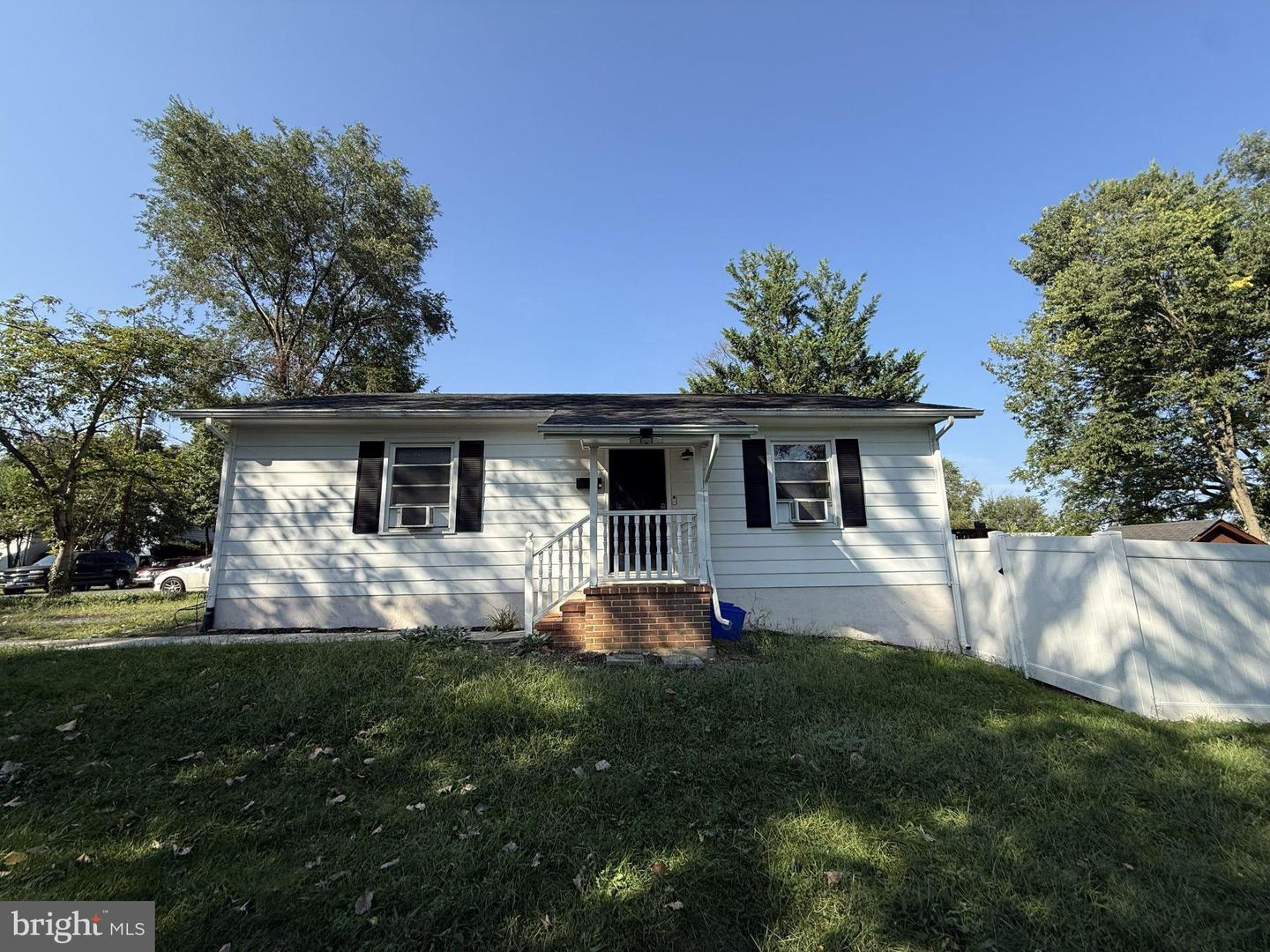 380 SHAWNEE AVE Property Photo 1