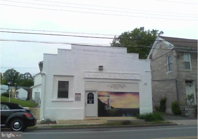 435 N CAMERON ST Property Photo 1