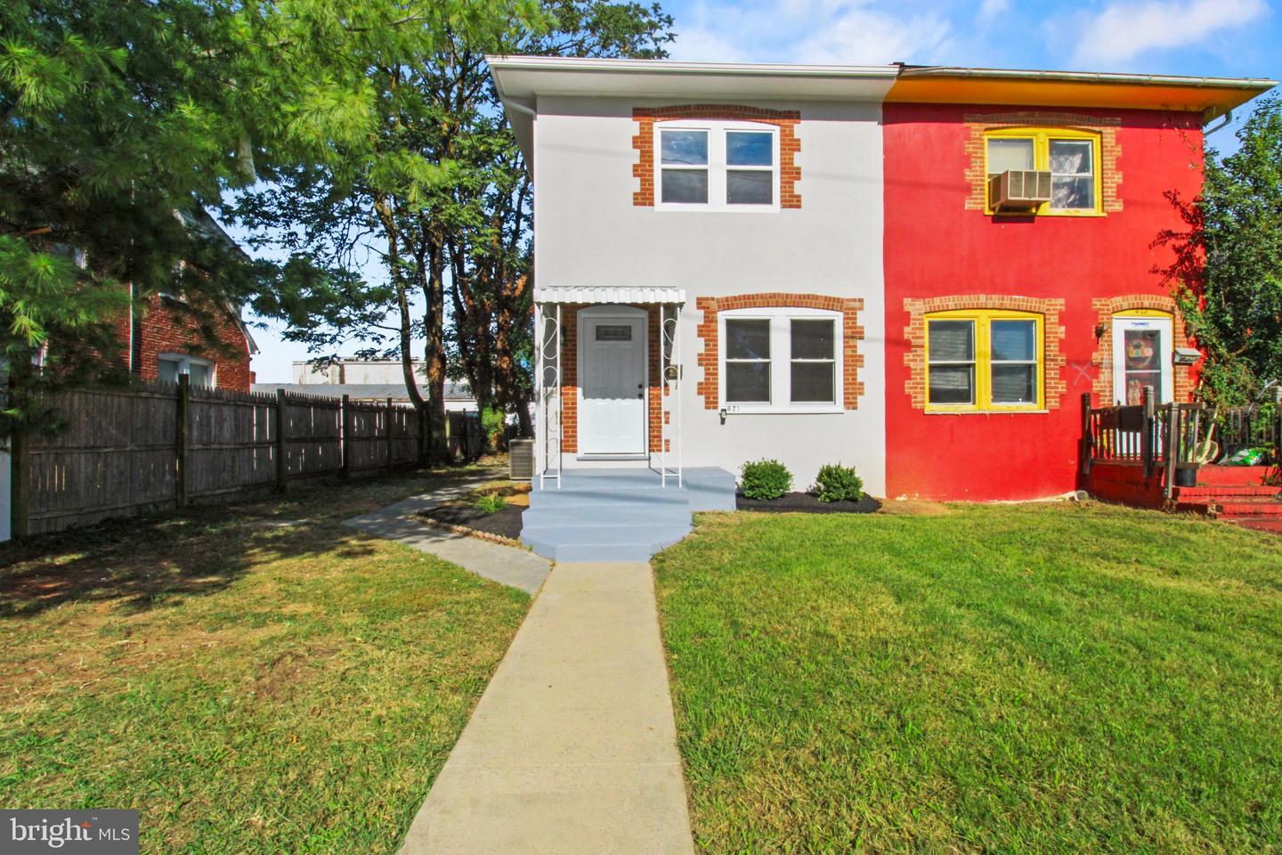 621 WATSON AVE Property Photo 1