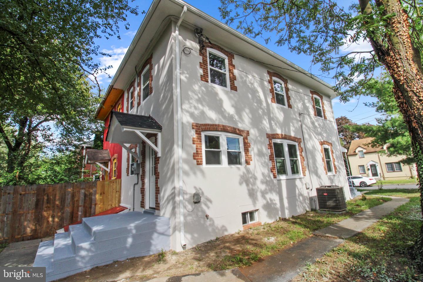 621 Watson Ave Property Photo 3