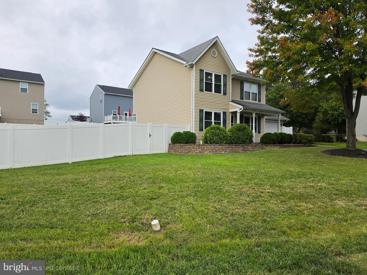 421 Longview Ave Property Photo 1