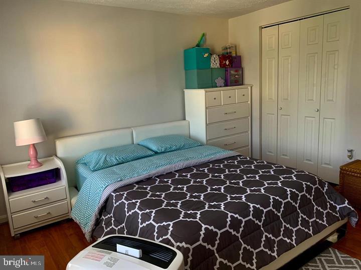 219 Baker St Property Photo 2