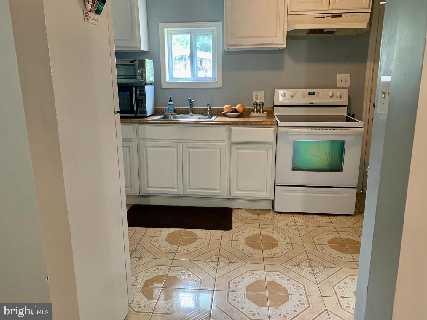 219 Baker St Property Photo 15
