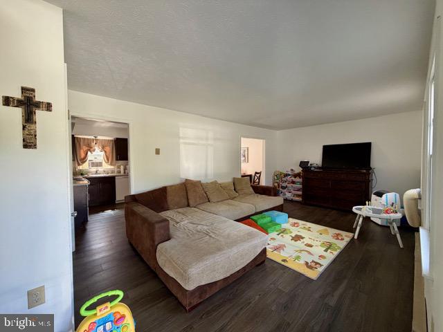 2817 Papermill Rd Property Photo 4