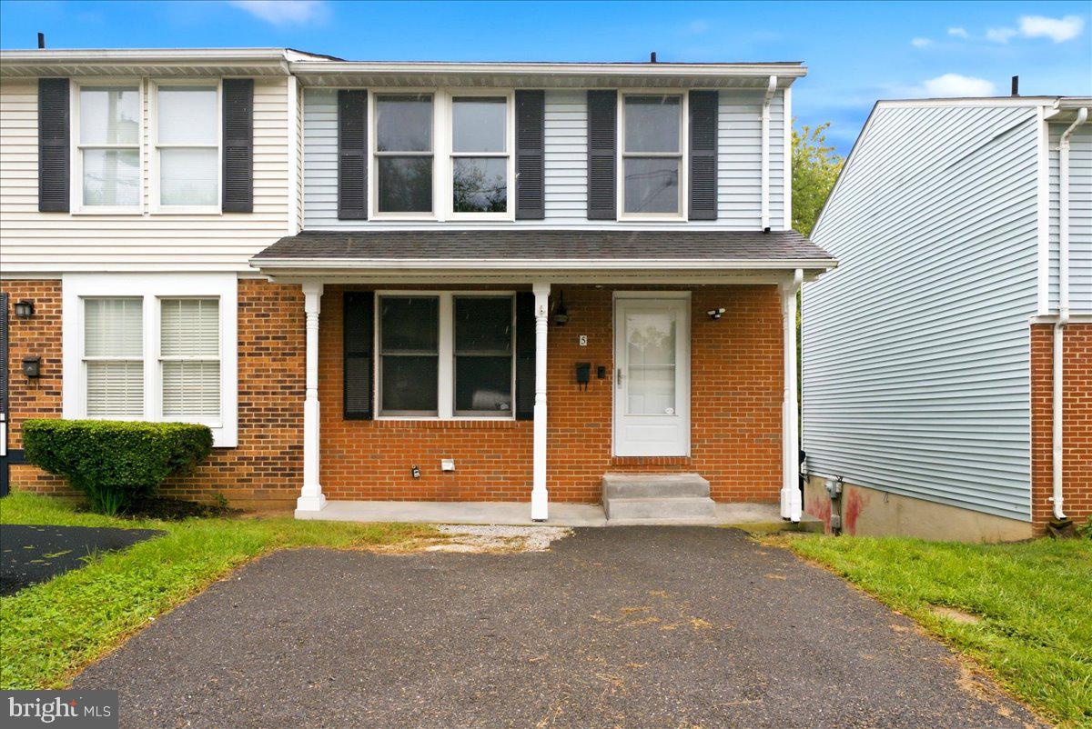 5 E HART ST Property Photo 1