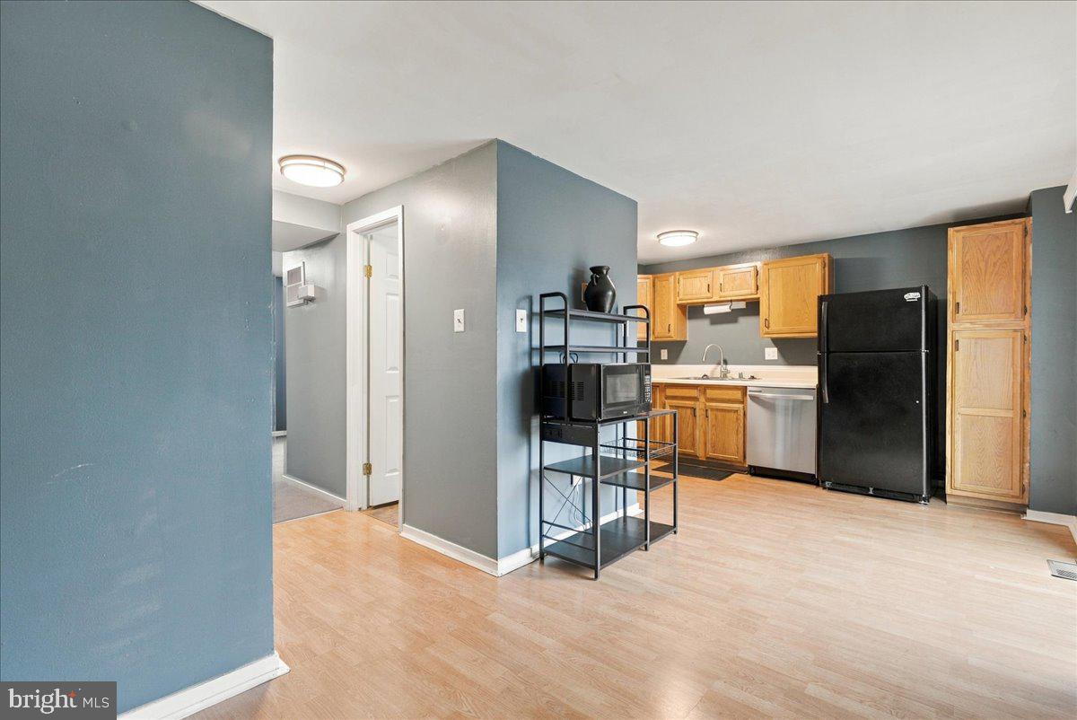 5 E Hart St Property Photo 6