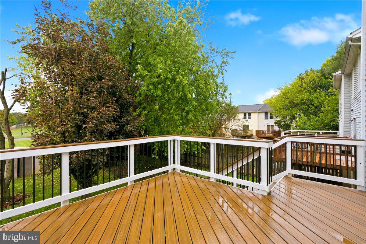 5 E Hart St Property Photo 8