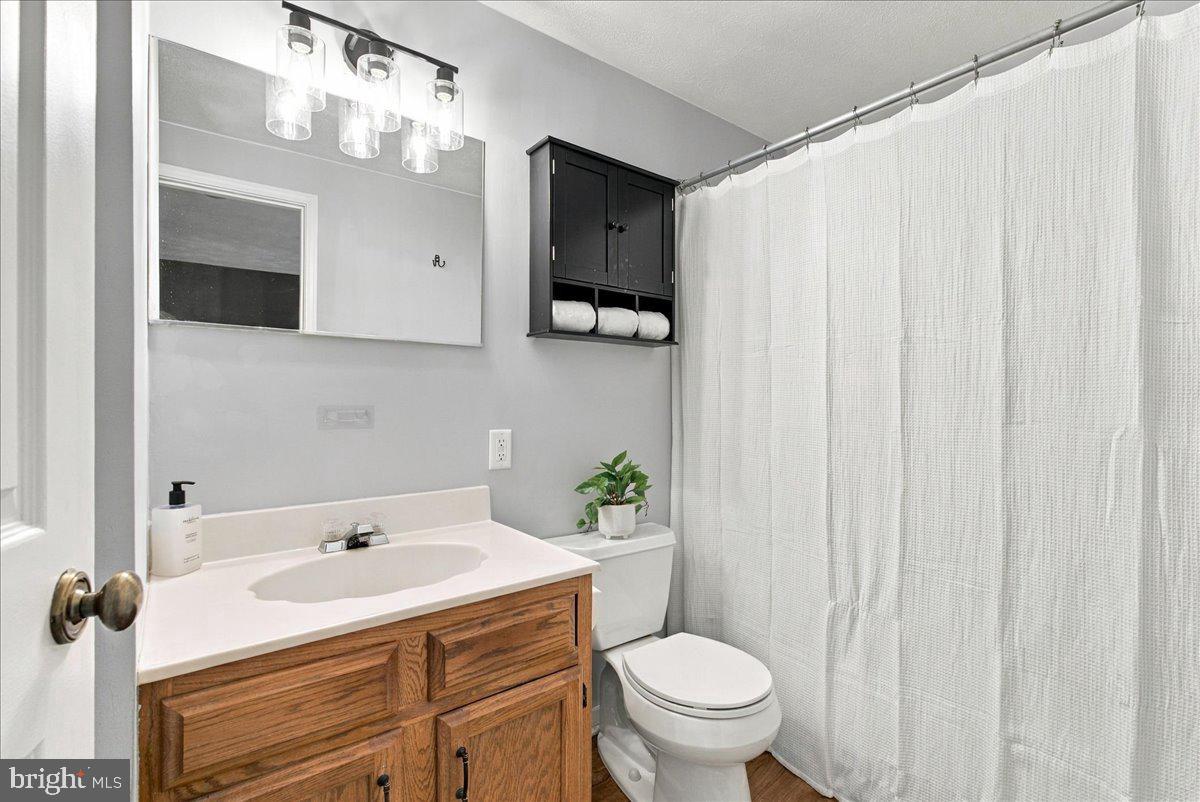5 E Hart St Property Photo 12