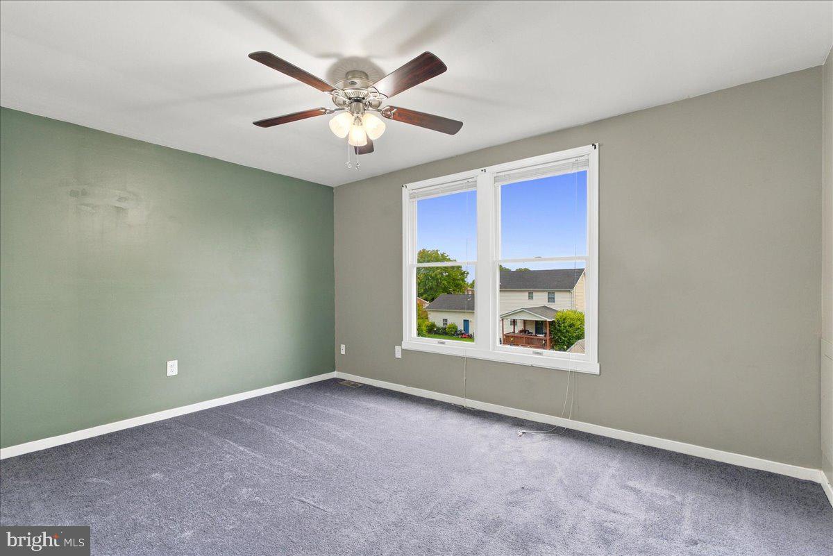 5 E Hart St Property Photo 13